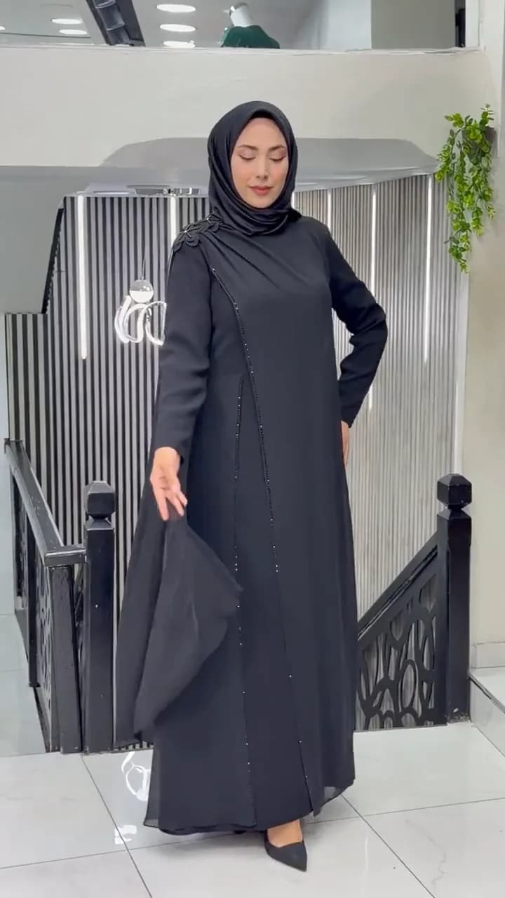 ŞİFON PELERİNLİ OMUZDAN ÇİÇEKLİ ELBİSE