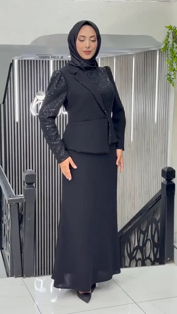 İKİLİ TAKIM GÖRÜNÜÜMLÜ PAYETLİ ELBİSE